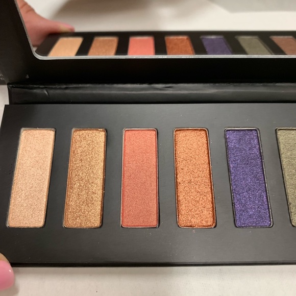 NIB eyeshadow - Picture 4 of 5